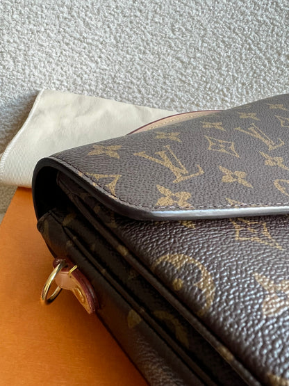 Louis Vuitton Pochette Metis Monogram (RRP £2,060)