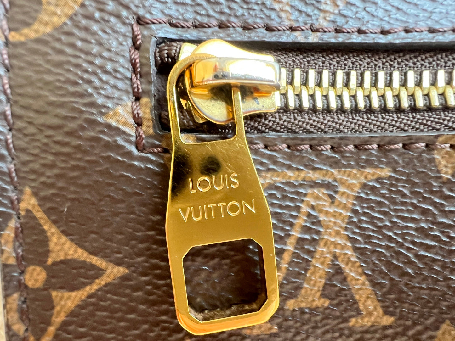 Louis Vuitton Pochette Metis Monogram (RRP £2,020)