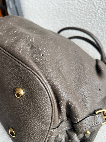 Louis Vuitton Gris Pearl Monogram Mahina Leather L Bag