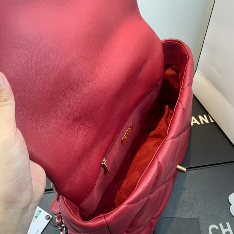 Chanel Luxury Handbag Style 600