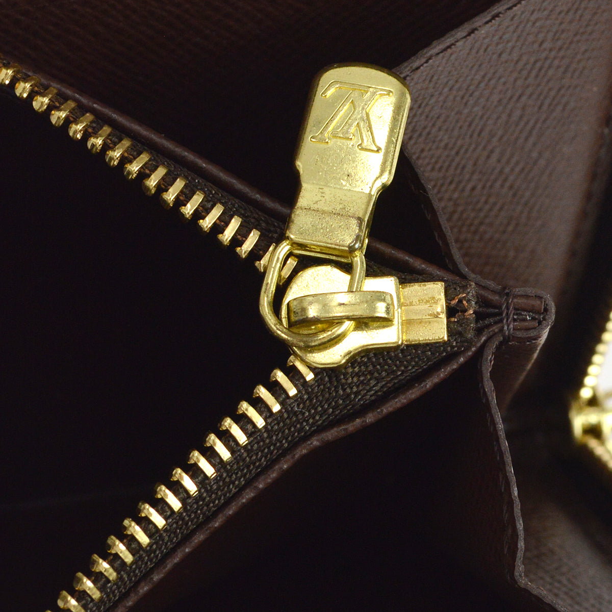 Louis Vuitton 2005 Porte Monnaie Zip Wallet Damier N61728