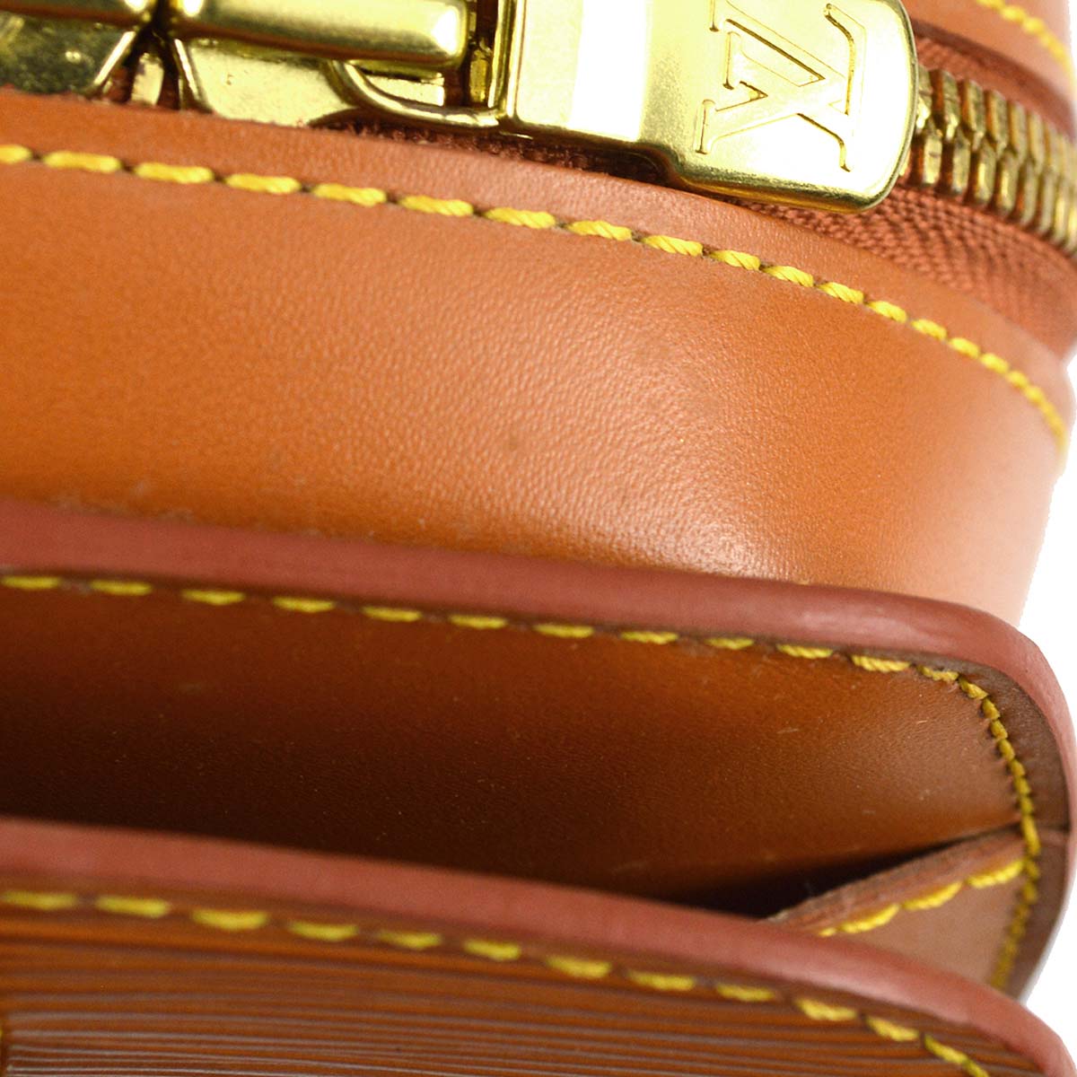 Louis Vuitton 1999 Brown Epi Pont Neuf M52058