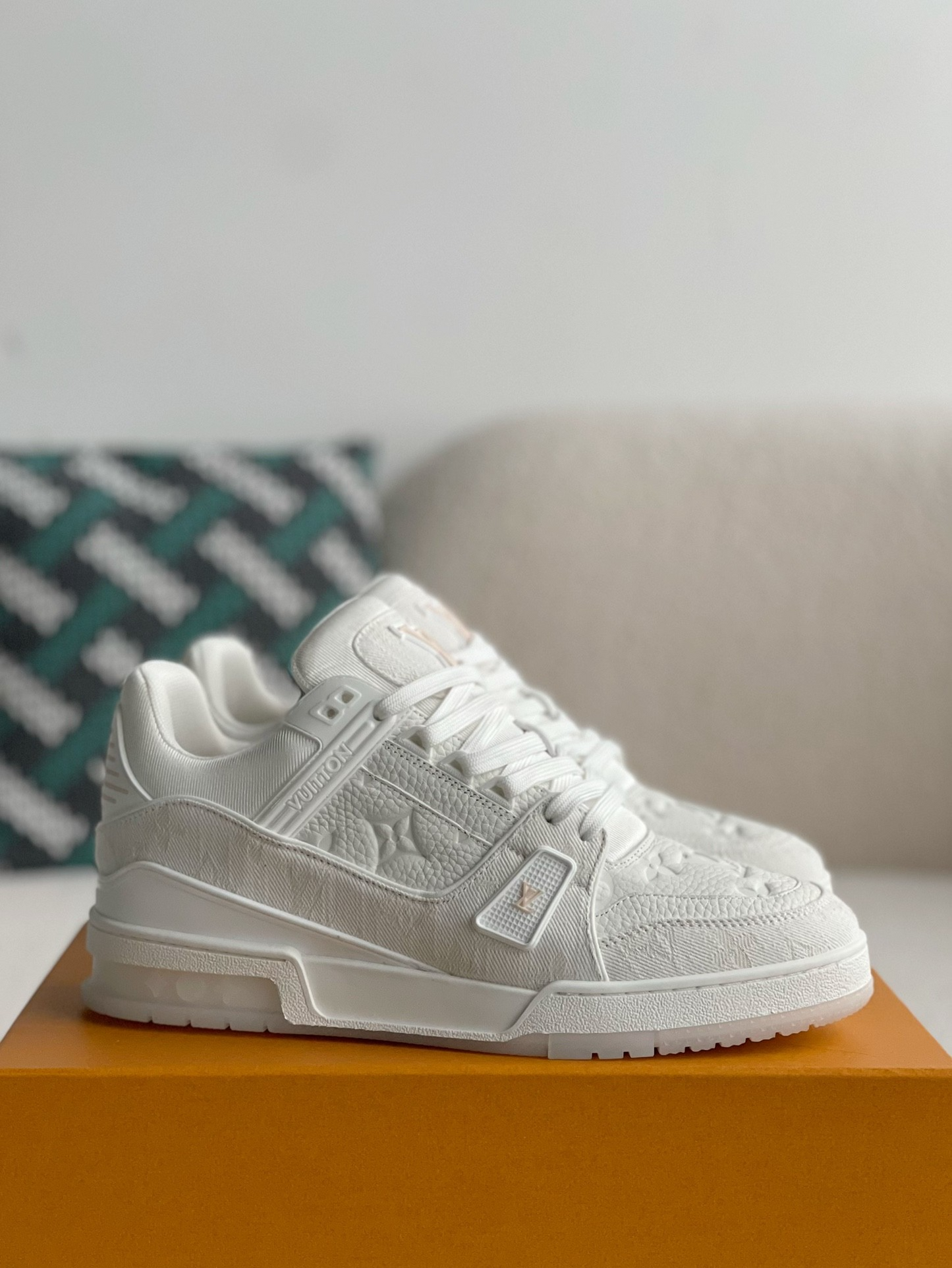 LV Trainer 'White'