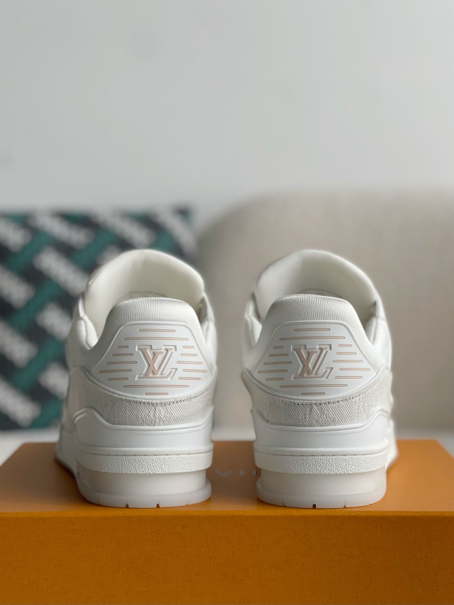LV Trainer 'White'