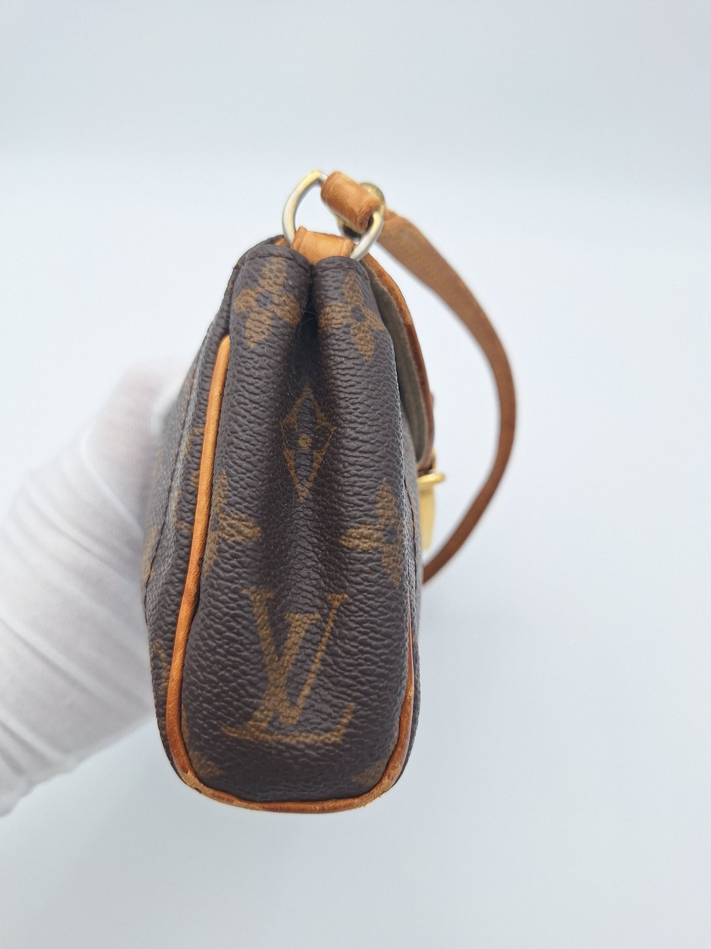 LOUIS VUITTON MONOGRAM BEVERLY CLUTCH (M40122)
