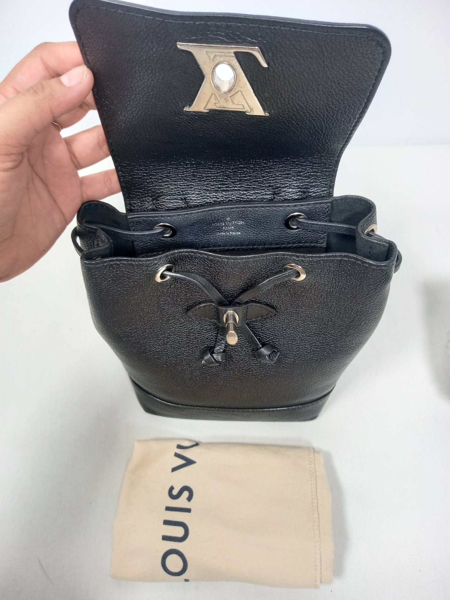 M0804P13 Louis Vuitton Calfskin Lockme Backpack Black (JP)