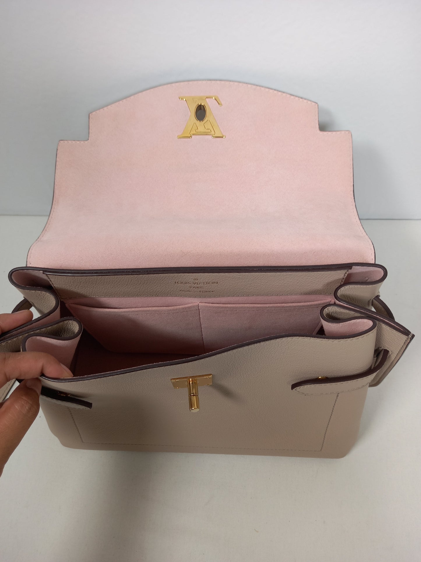 M0804P20 Louis Vuitton Lockme Ever MM Bag (JP)
