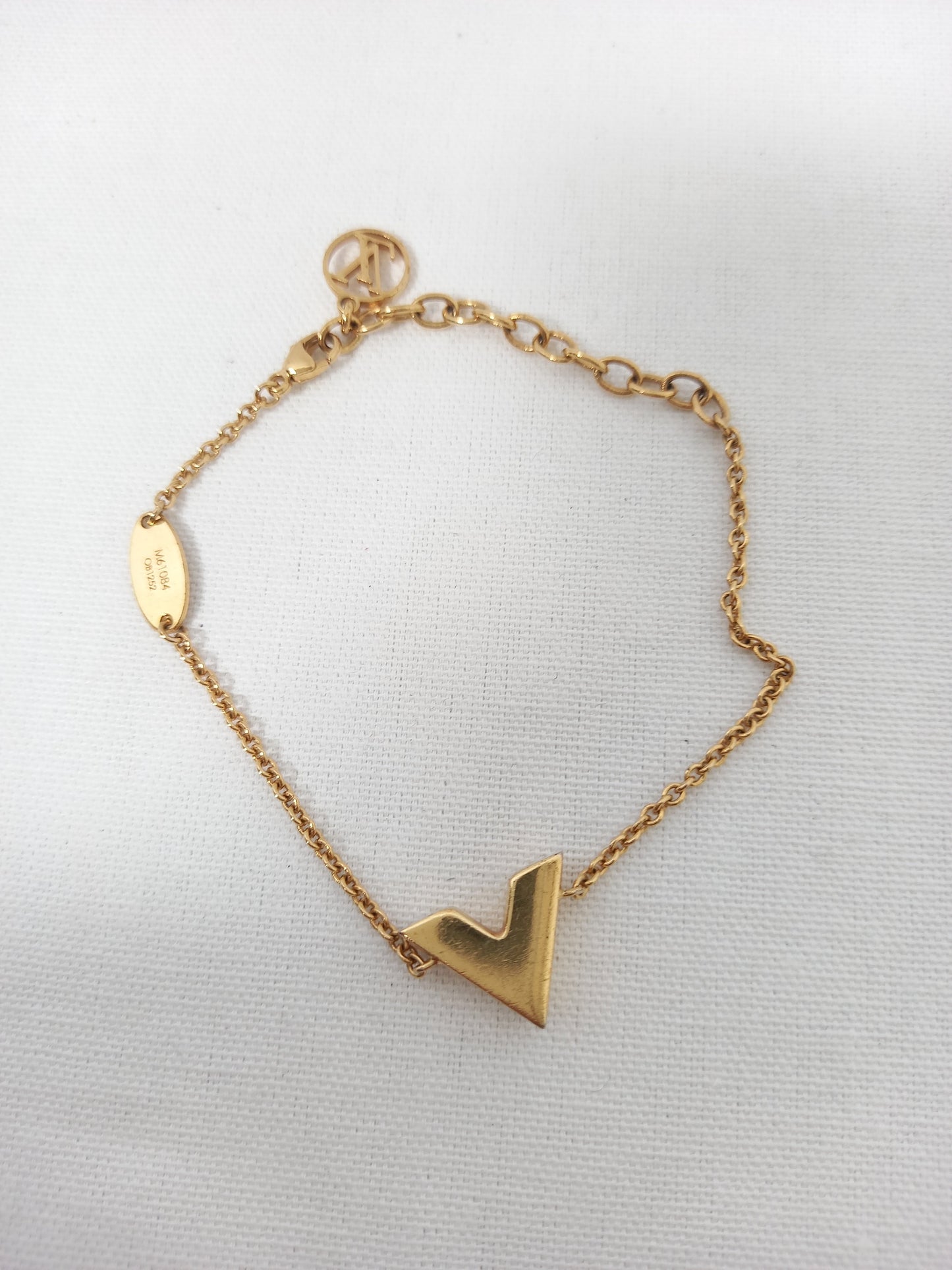 M0804P46 Louis Vuitton Essential V Bracelet (JP)