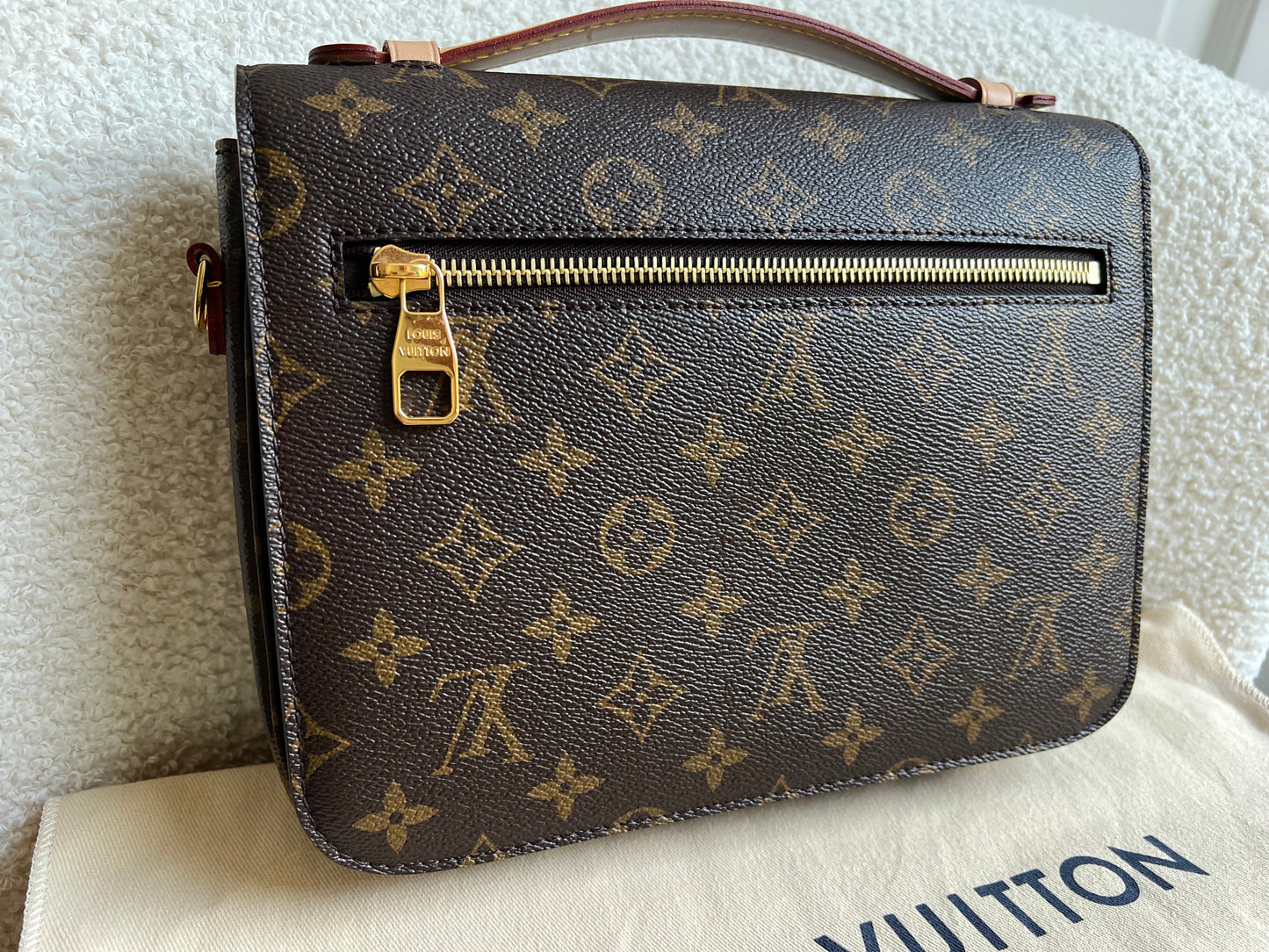 Louis Vuitton Pochette Metis Monogram (RRP £2,060)