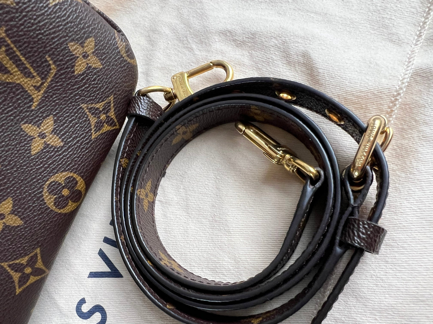 Louis Vuitton Pochette Metis Monogram (RRP £2,020)