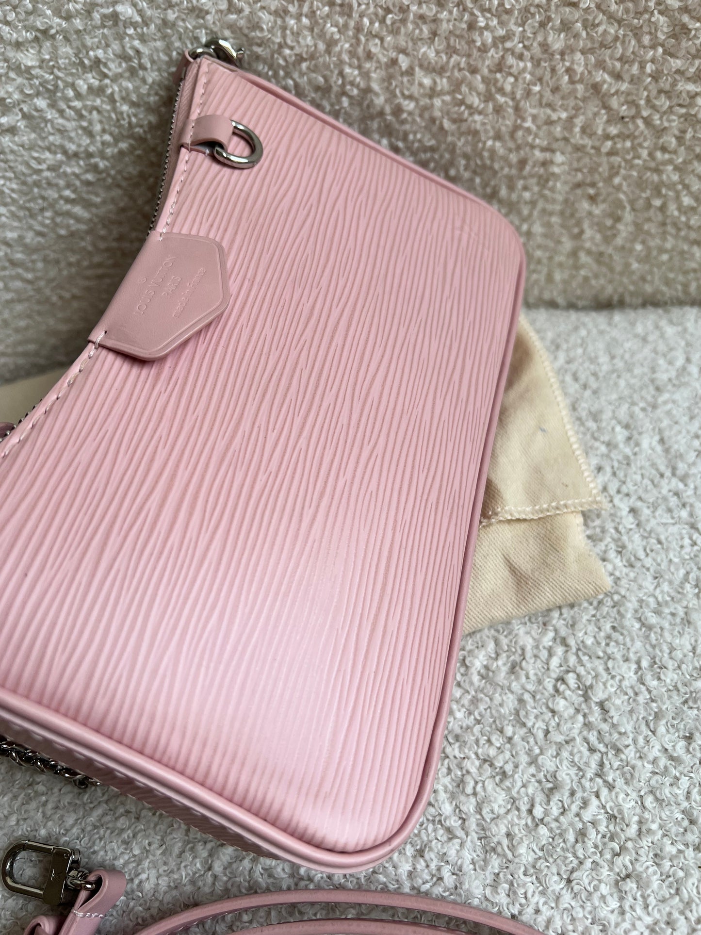Louis Vuitton Easy Pouch Rose Ballerine Epi (RRP £1320)