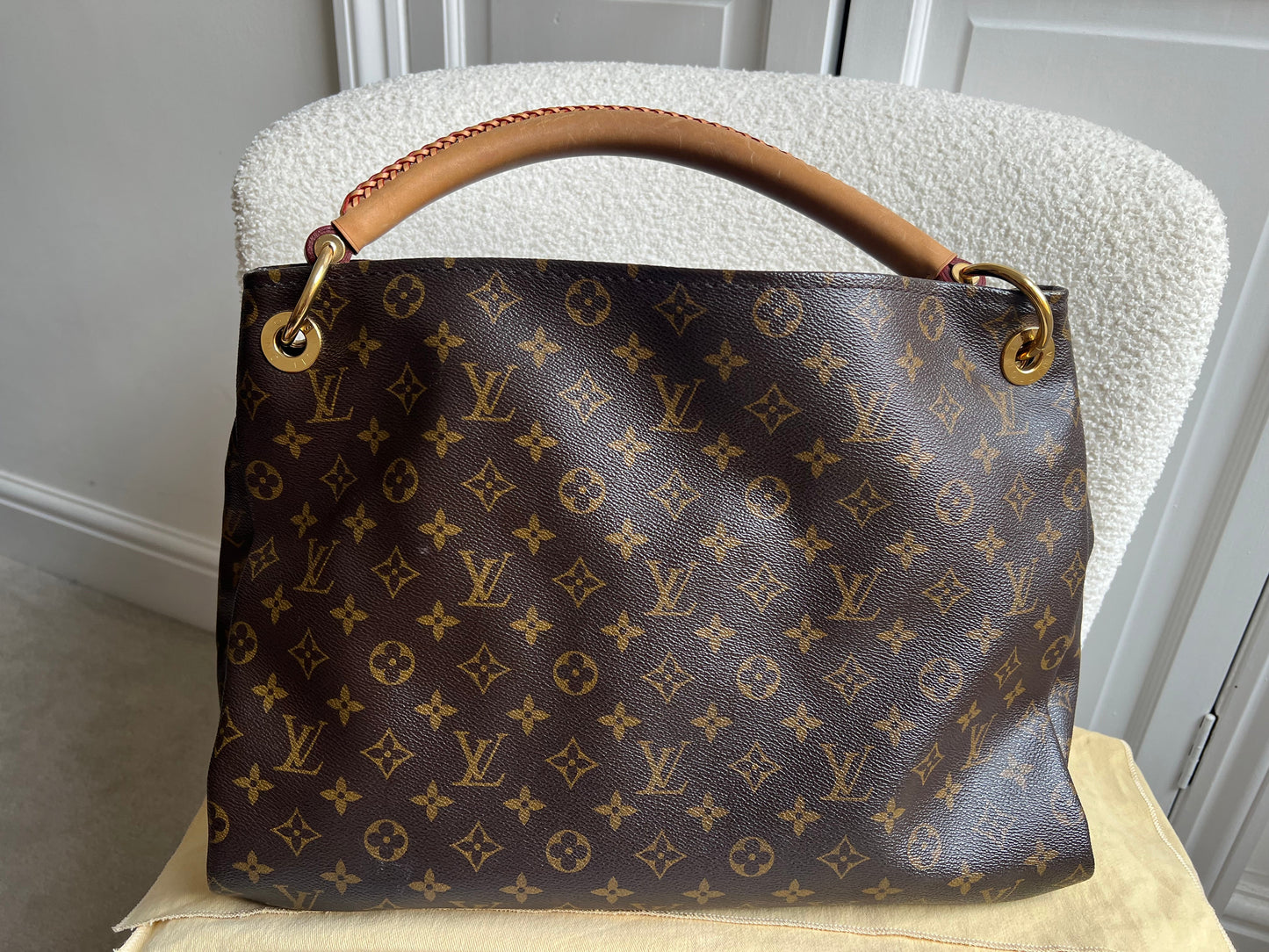Louis Vuitton Artsy MM Monogram (RRP £1,940)