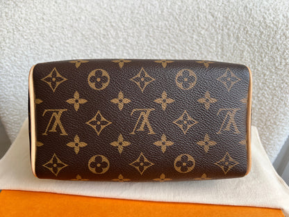 Louis Vuitton Speedy Monogram Bandouliere 20 (RRP £1680)