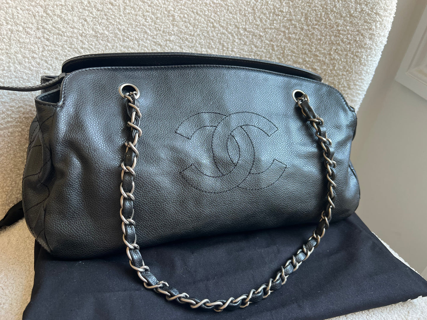 Chanel Vintage Caviar Timeless CC Chain Tote