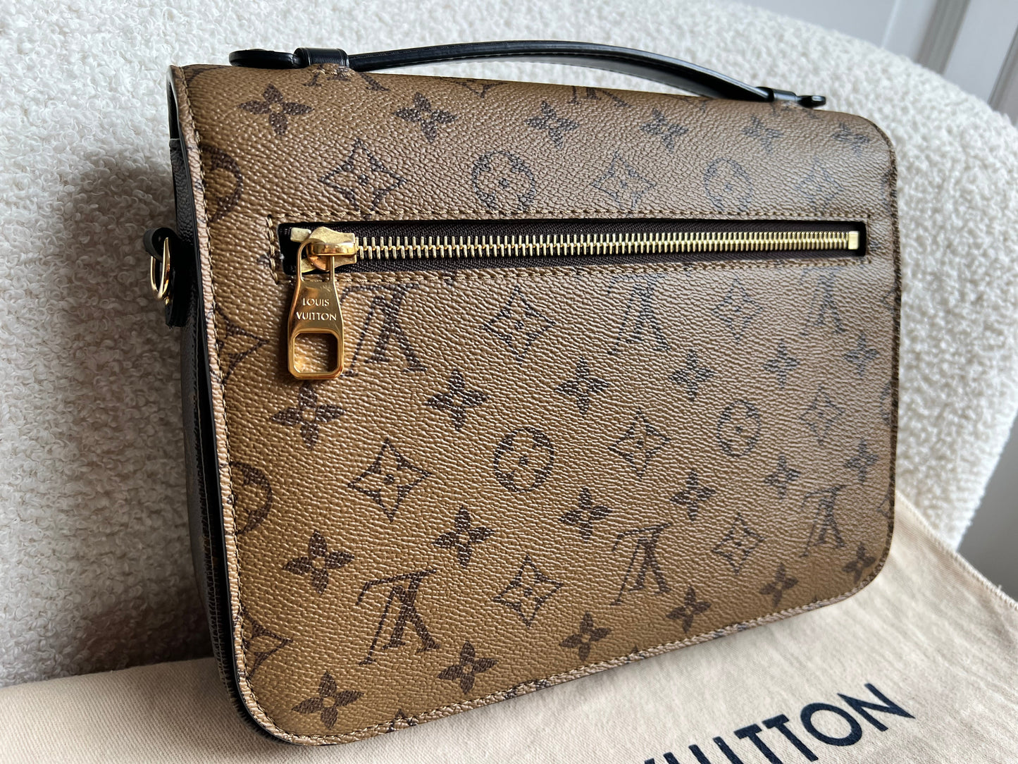 Louis Vuitton Pochette Metis Reverse Monogram (RRP £2,020)