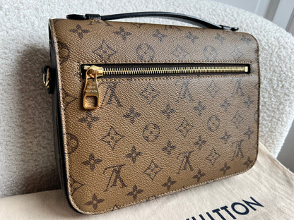 Louis Vuitton Pochette Metis Reverse Monogram (RRP £2,020)