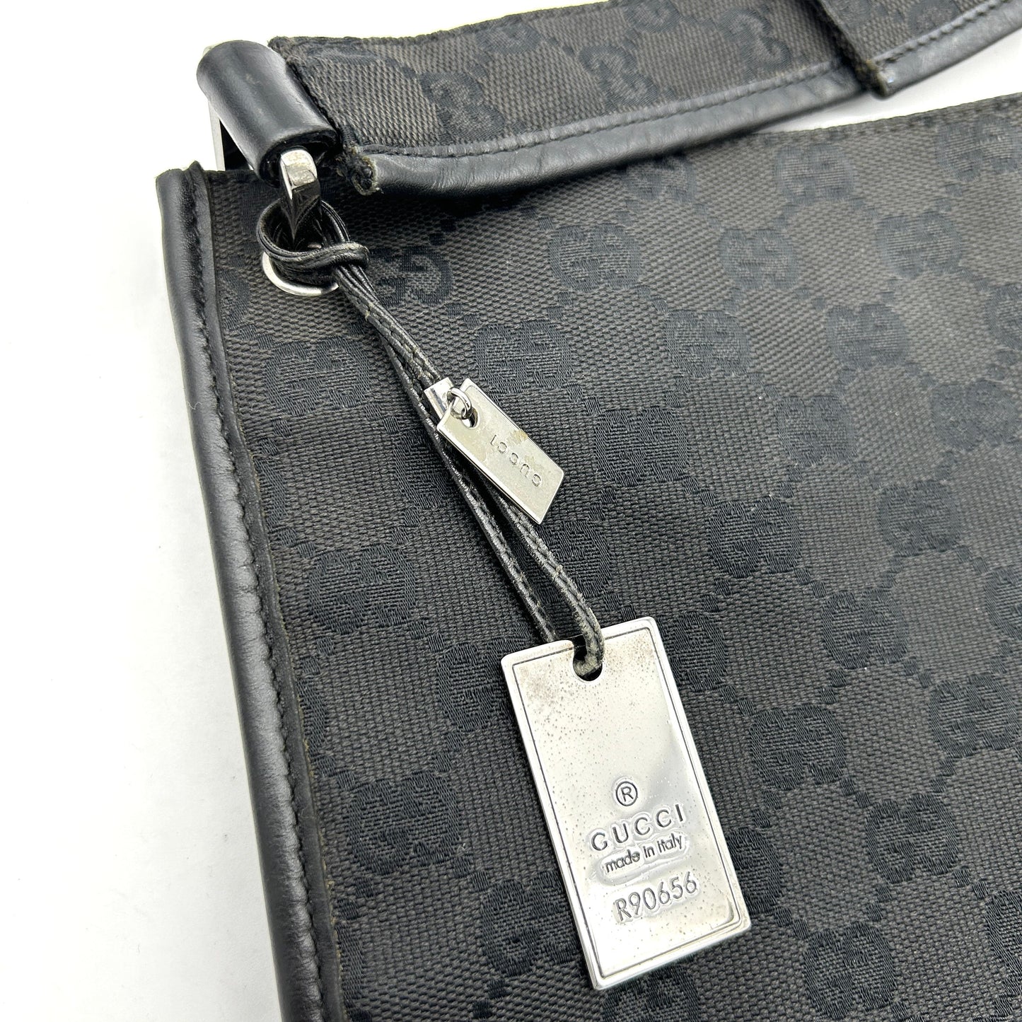 Gucci Black GG Canvas Crossbody Bag gu9909cc