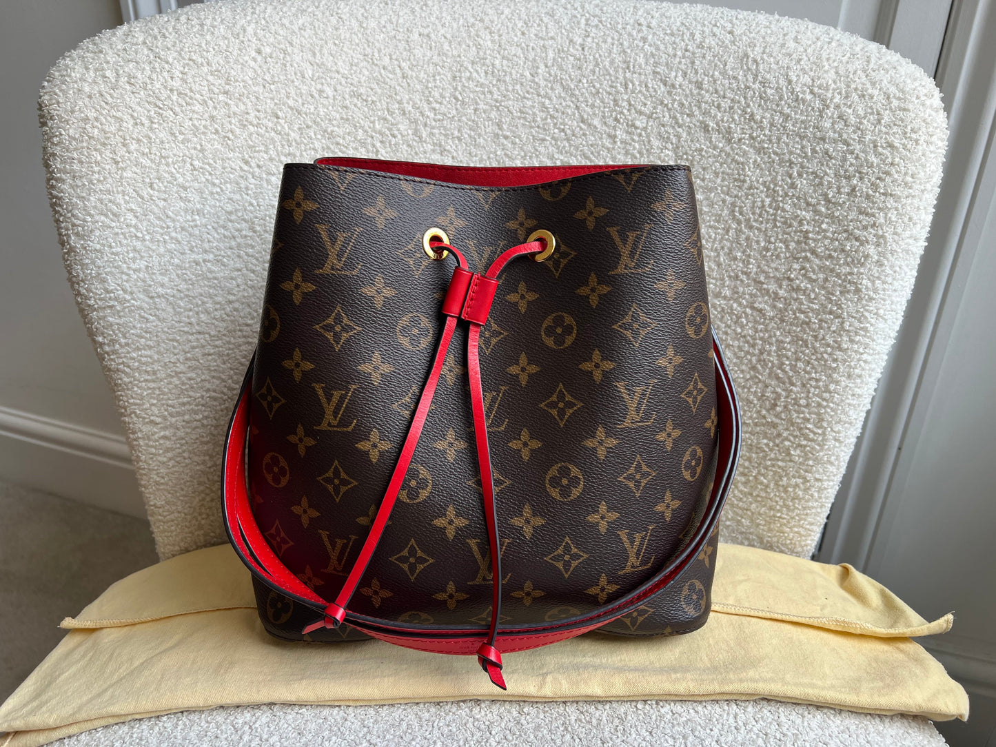 Louis Vuitton Neo Noe Monogram Coquelicot (RRP £1,790)