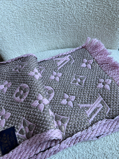Louis Vuitton Logomania Scarf in Pink