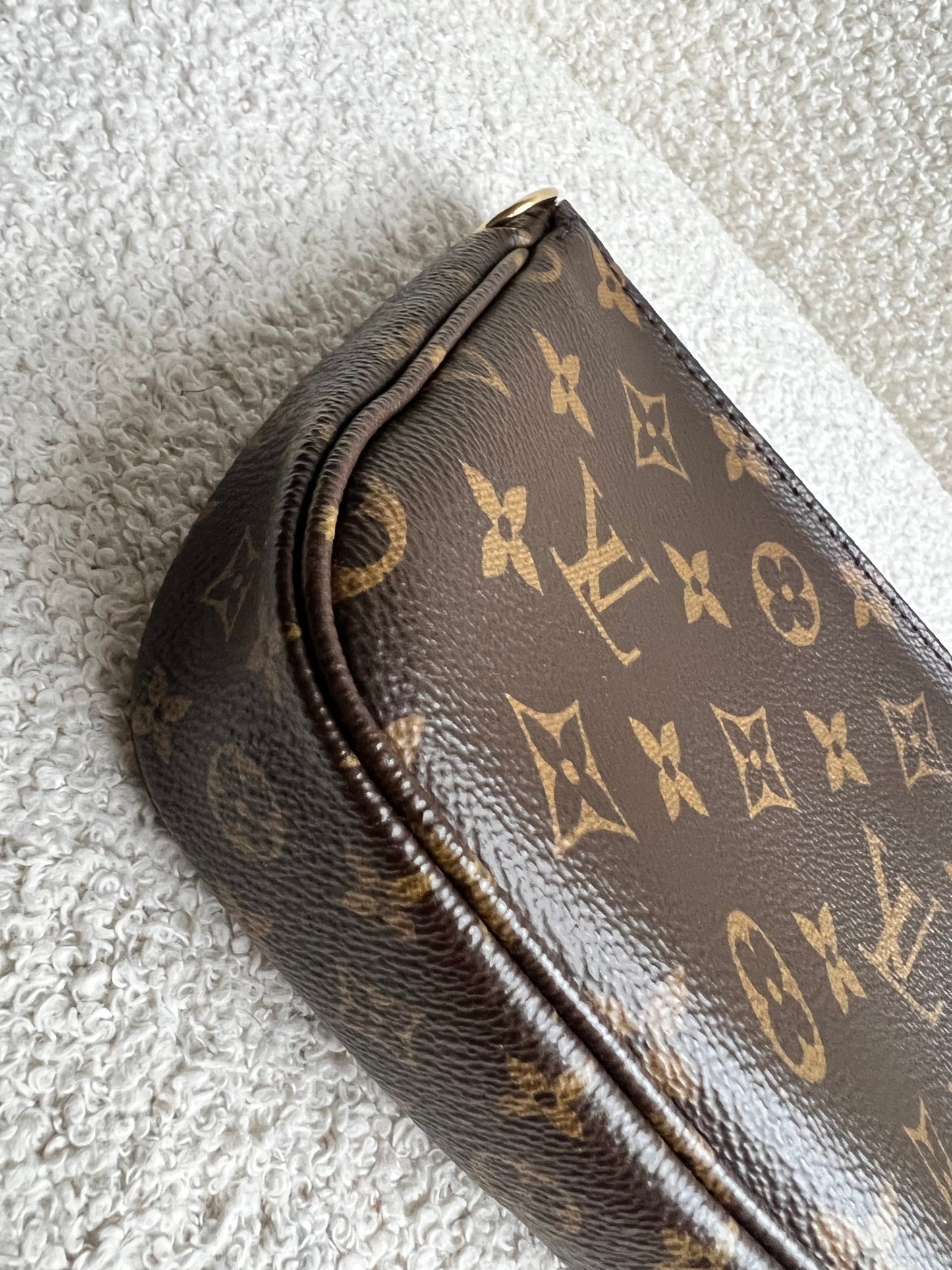 Louis Vuitton Pochette Monogram