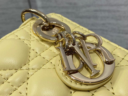 Chanel Luxury Handbag Style 360