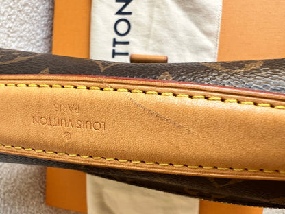 Louis Vuitton Pochette Metis Monogram (RRP £2,020)