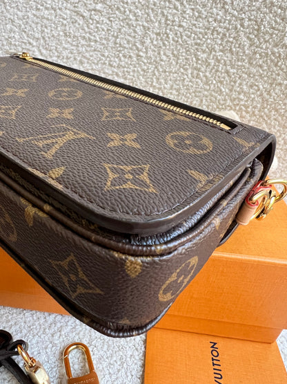 Louis Vuitton Pochette Metis East West Monogram (RRP £2,270)