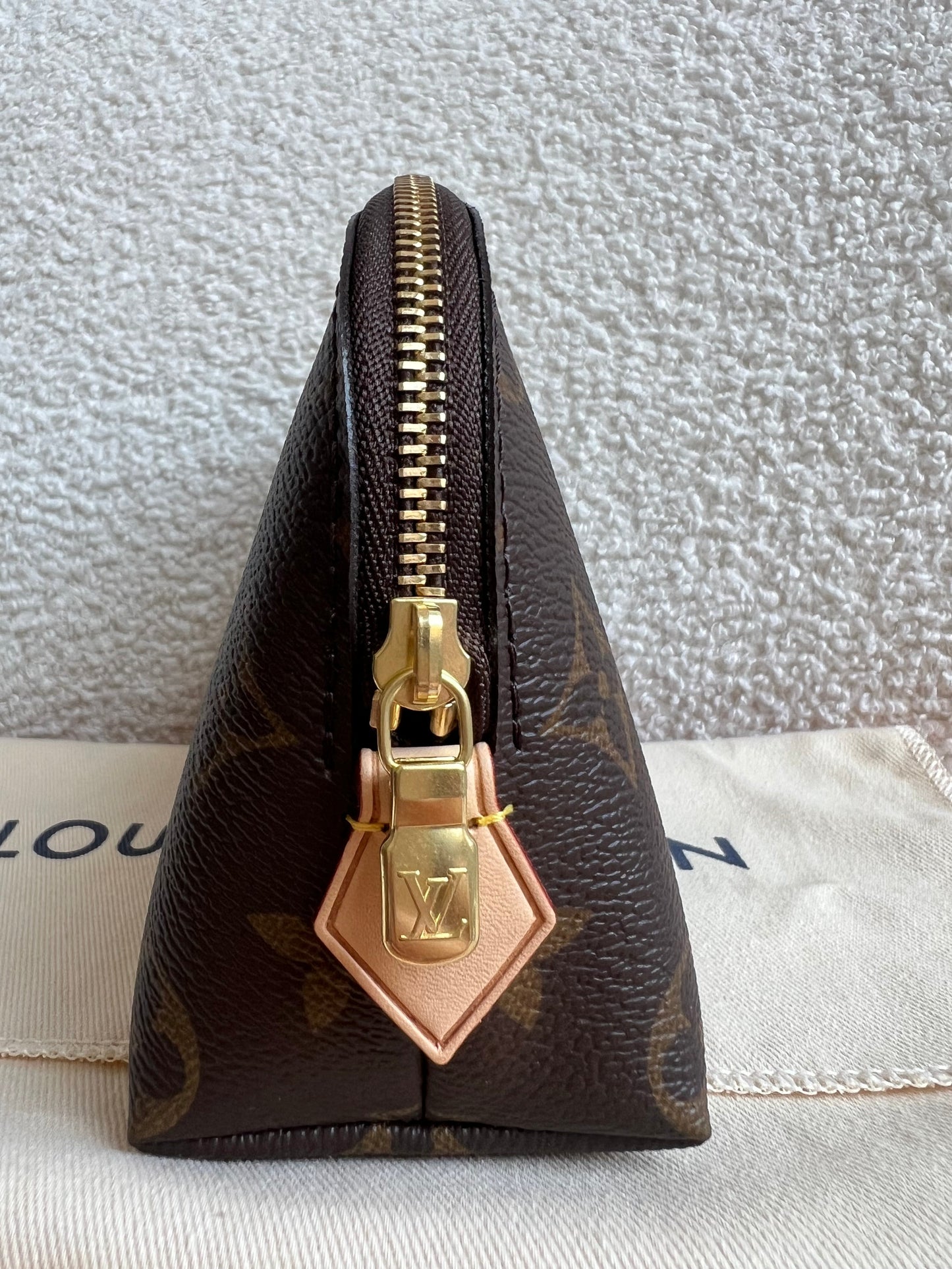 Louis Vuitton Cosmetic Pouch PM Monogram (RRP £425)