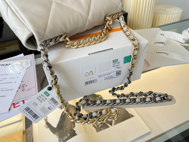 Chanel Luxury Handbag Style 602