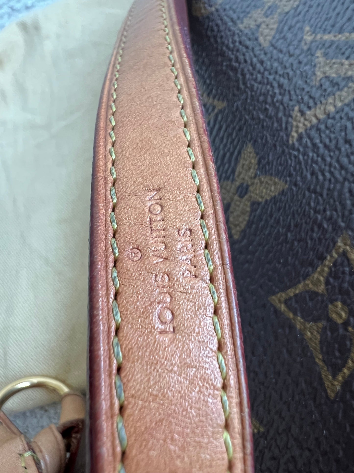 Louis Vuitton Cluny MM Monogram (RRP £1890)