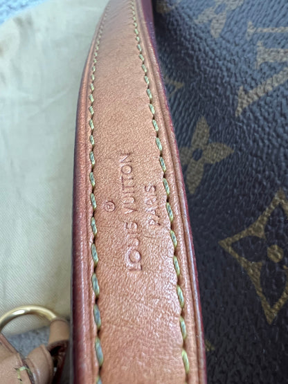 Louis Vuitton Cluny MM Monogram (RRP £1890)