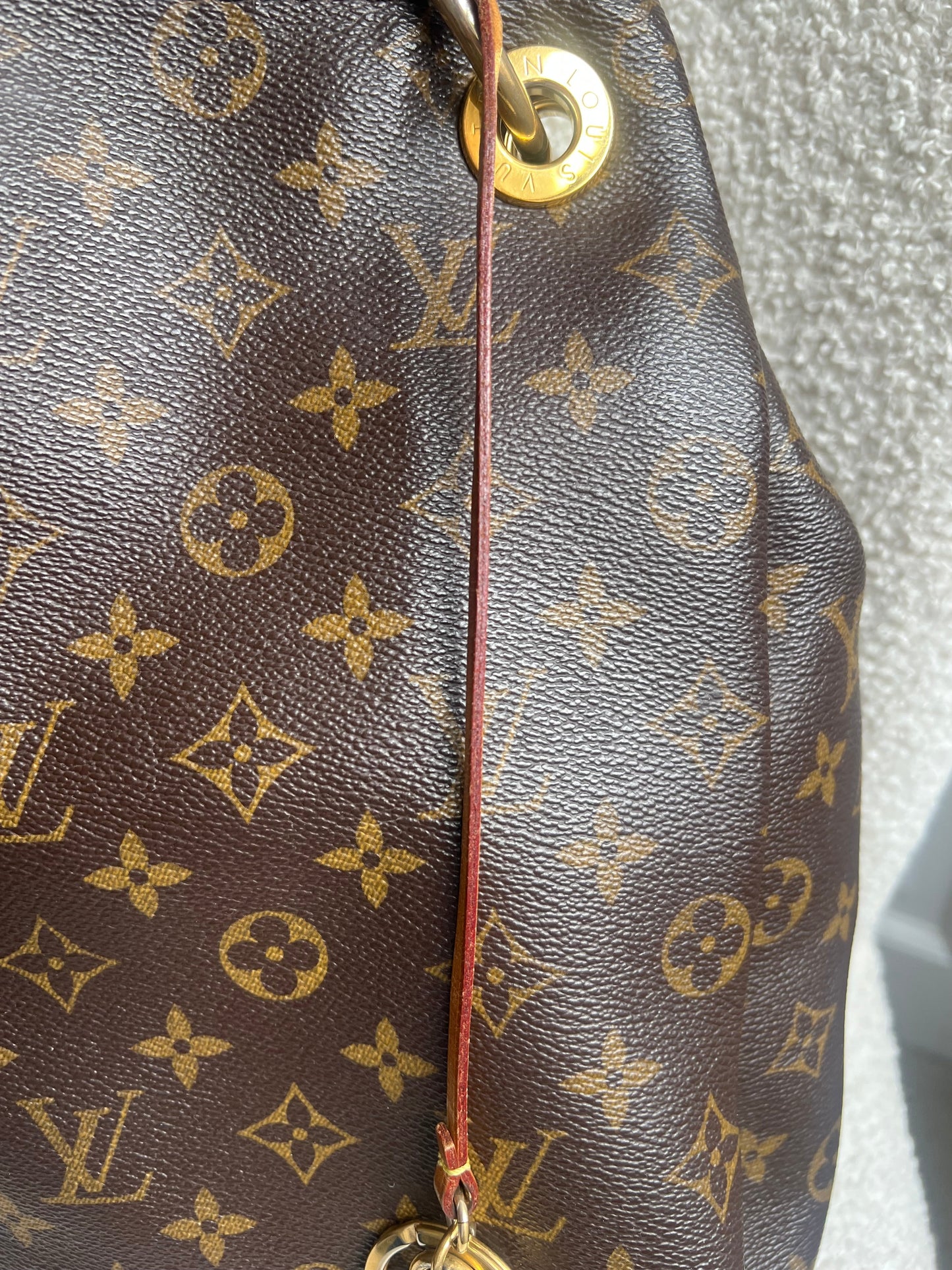 Louis Vuitton Artsy MM Monogram (RRP £1,940)