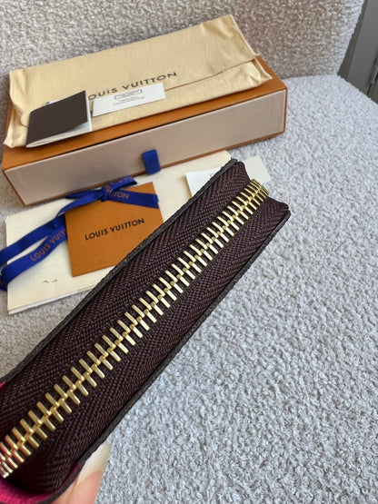 Louis Vuitton Zippy Wallet in Grenade Monogram V
