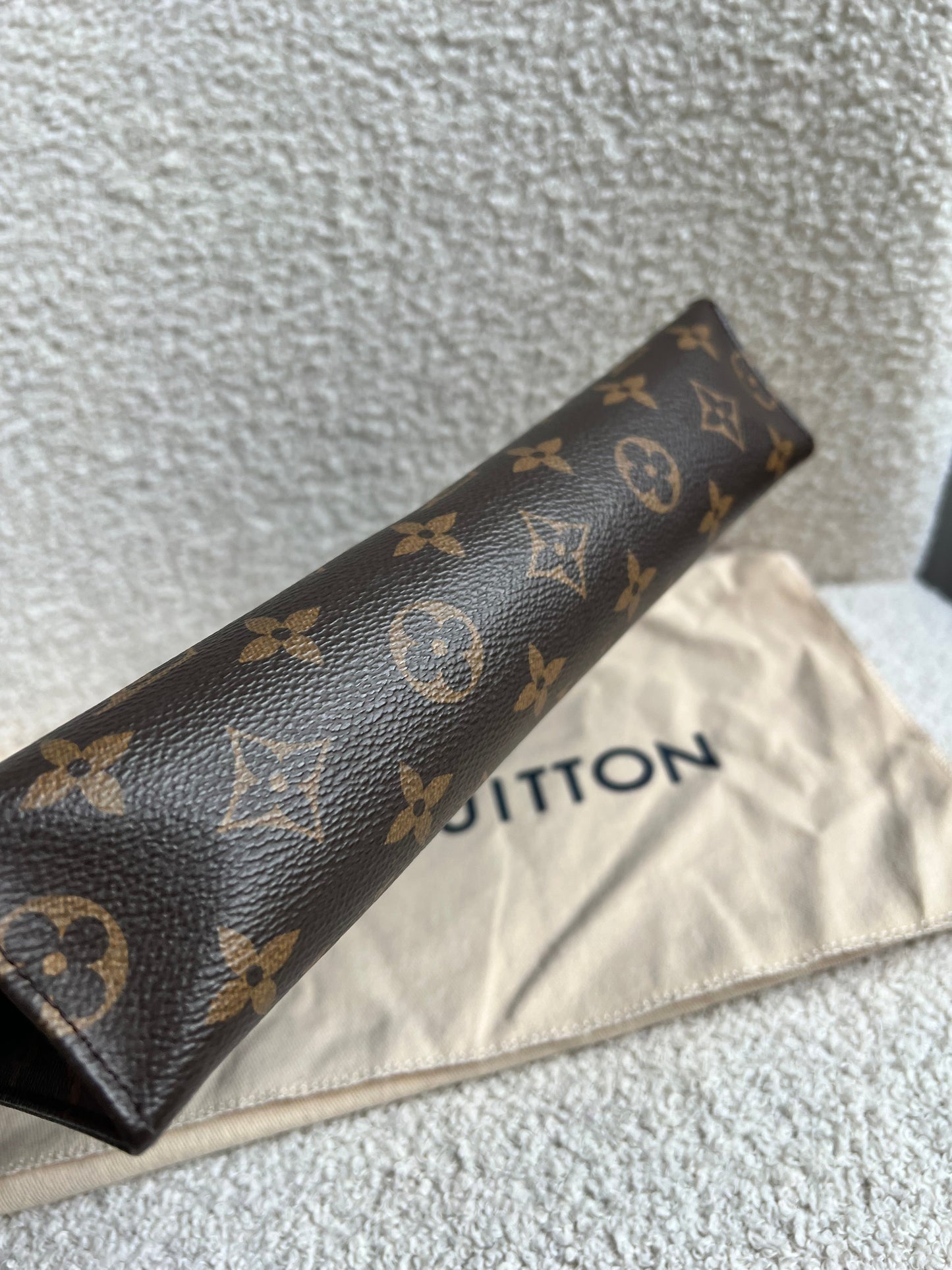 Louis Vuitton Toiletry Pouch 26 Monogram