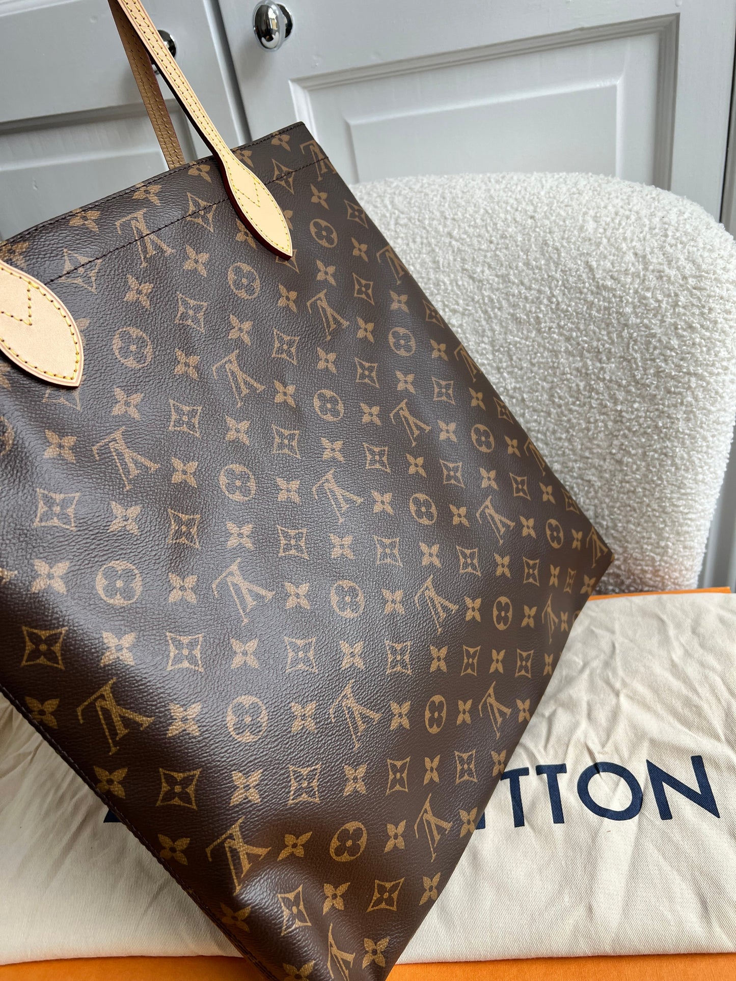 Louis Vuitton Carry It Tote