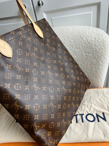 Louis Vuitton Carry It Tote