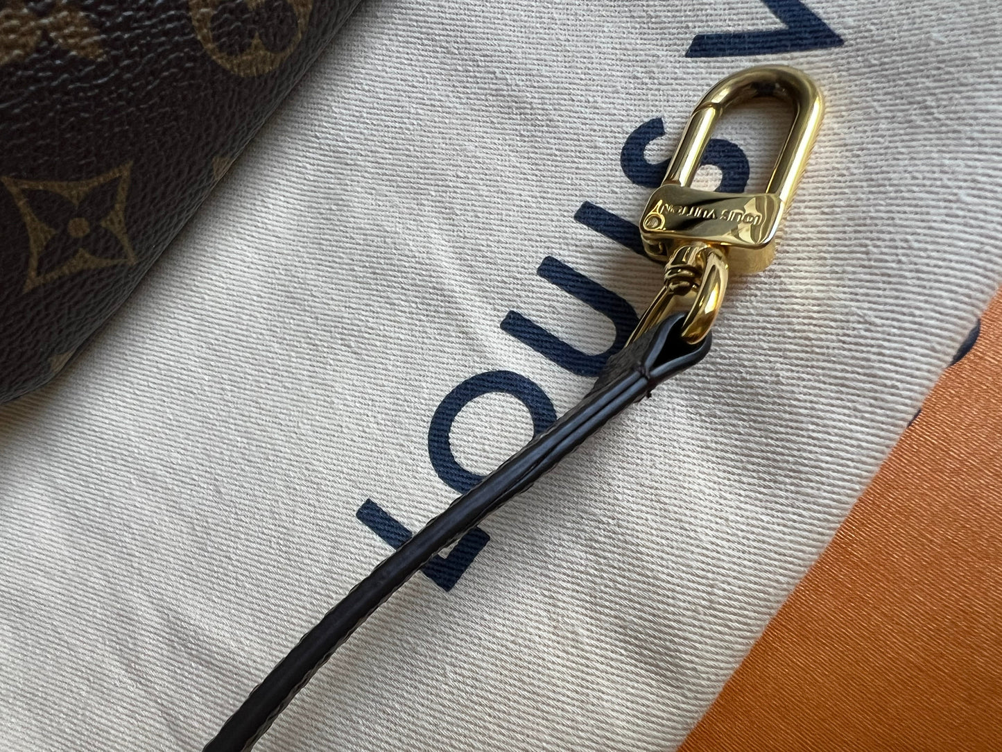 Louis Vuitton Pochette Metis Monogram (RRP £2,060)