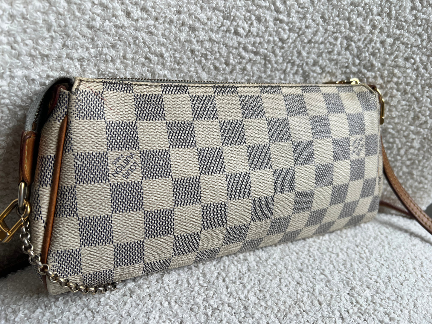 Louis Vuitton Eva Clutch Damier Azur