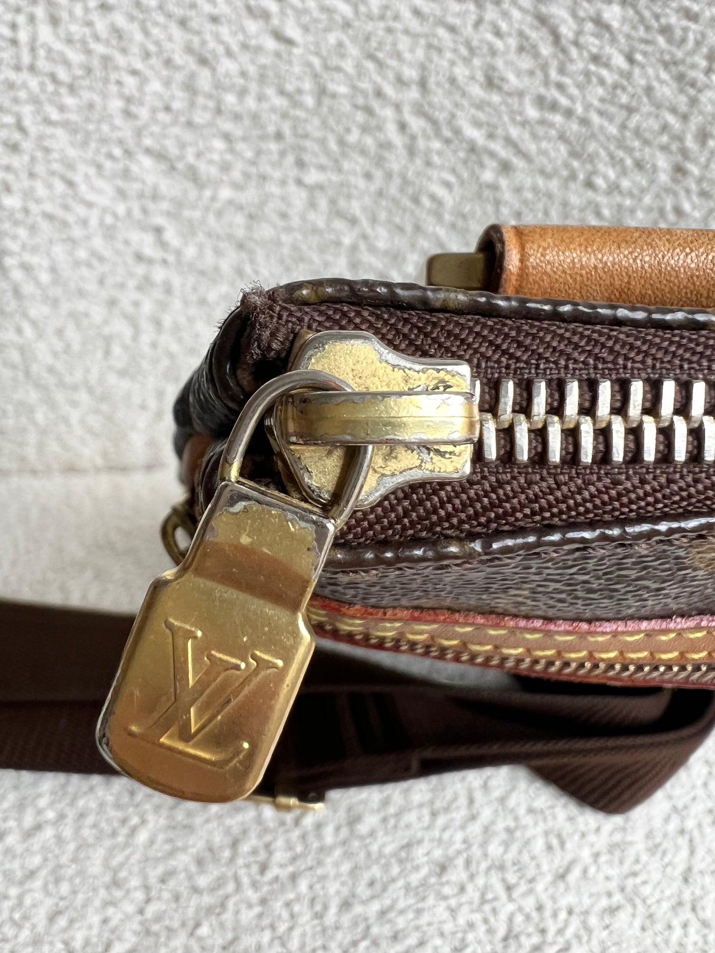 Louis Vuitton Bosphore Messenger Monogram