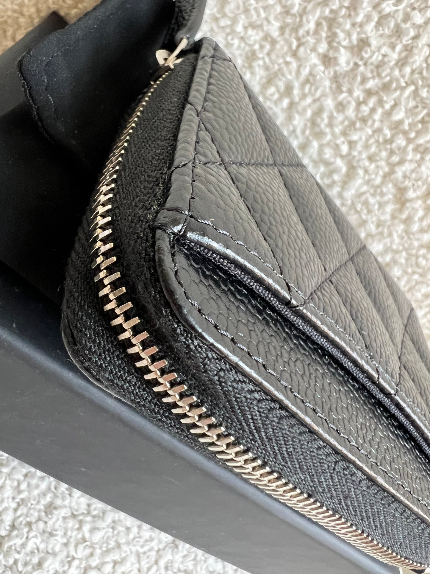 Chanel Black Quilted Caviar Zip Round Purse with Silver Hardware (RRP £550)