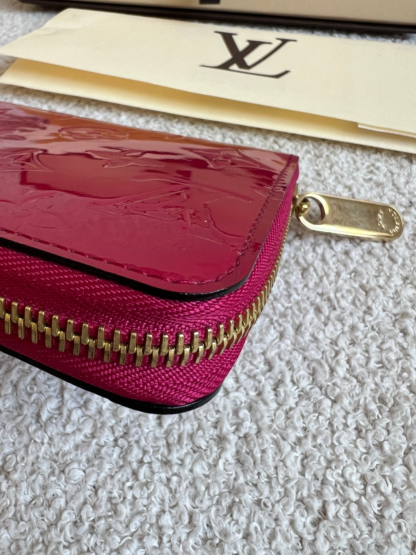 Louis Vuitton Zippy Wallet in Rose Indien Vernis Patent