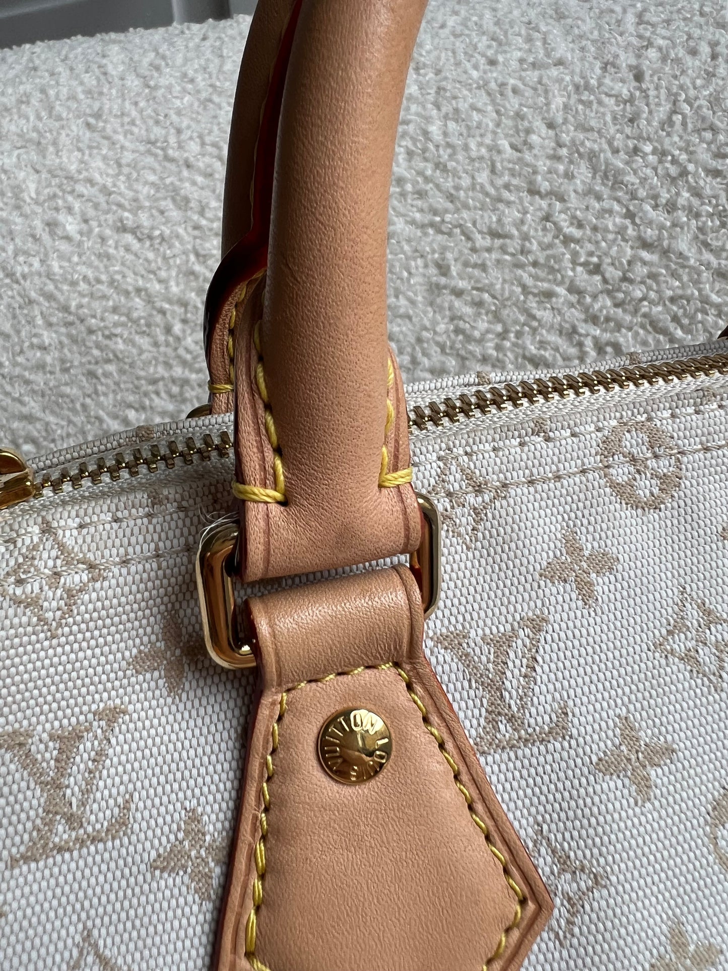 Louis Vuitton Speedy Bandouliere 20 Mastic Cream (£2420)