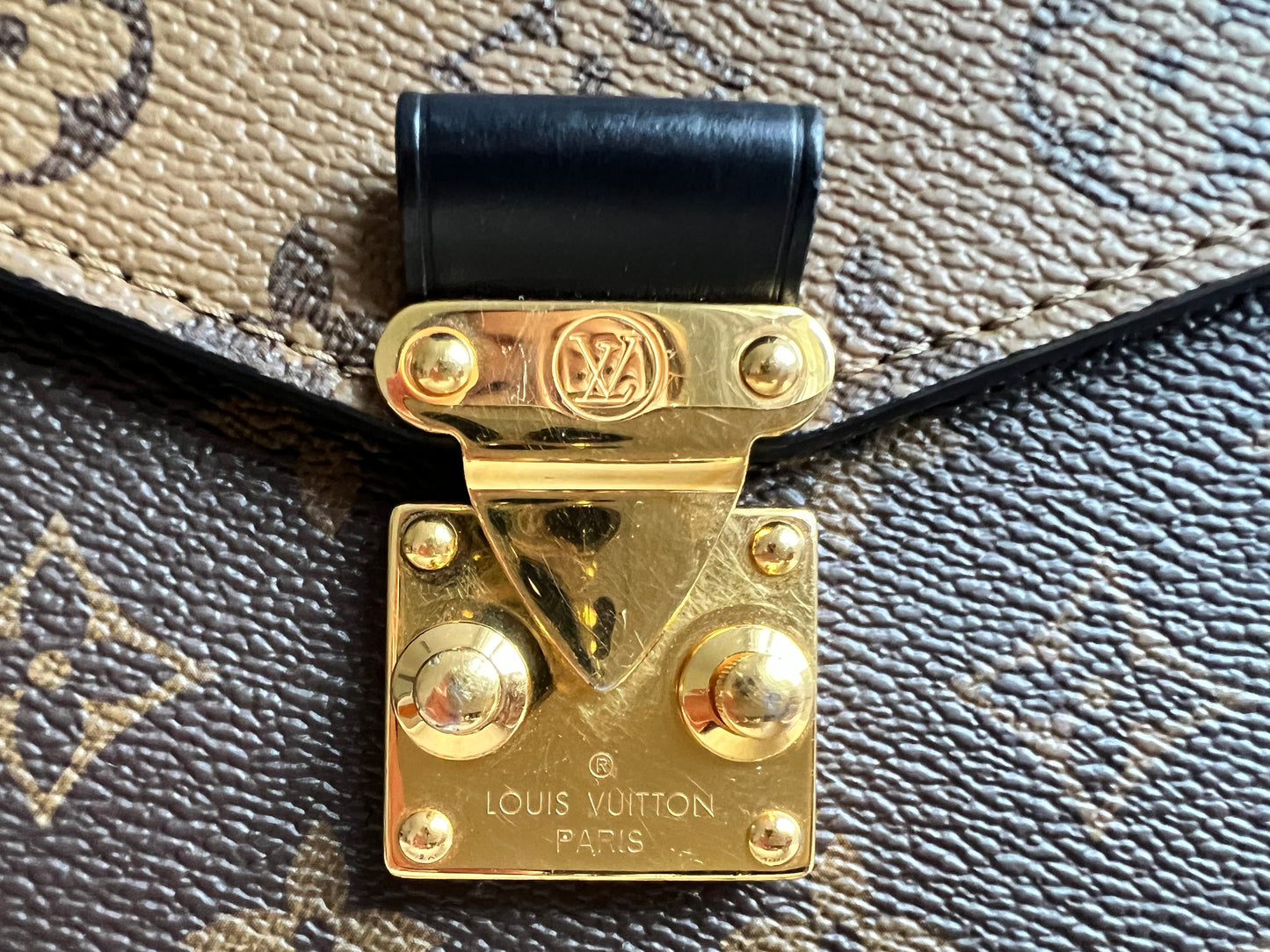 Louis Vuitton Pochette Metis Reverse Monogram (RRP £2,020)