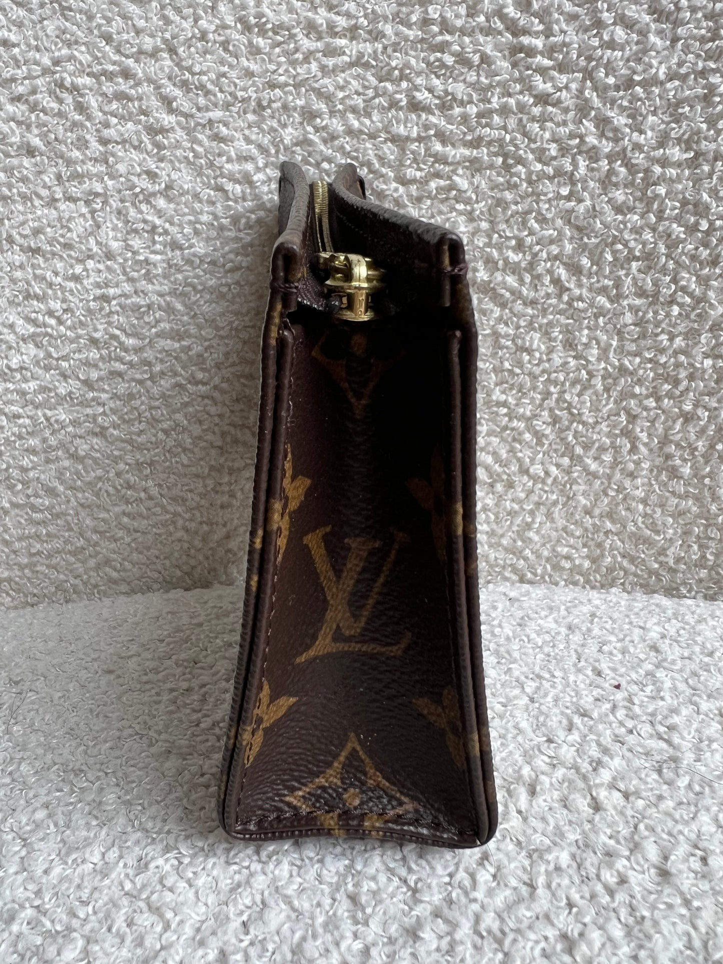 Louis Vuitton Toiletry Pouch 15 Monogram