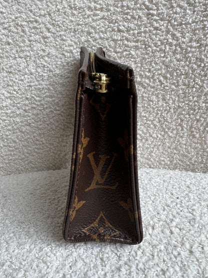 Louis Vuitton Toiletry Pouch 15 Monogram