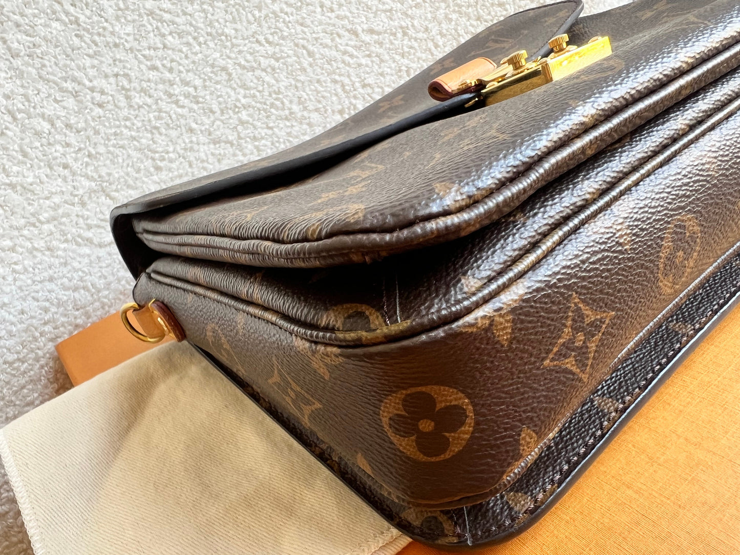 Louis Vuitton Pochette Metis Monogram (RRP £2,020)