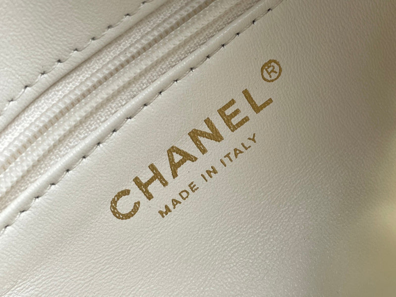 Chanel Luxury Handbag Style 620