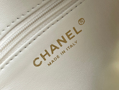Chanel Luxury Handbag Style 620