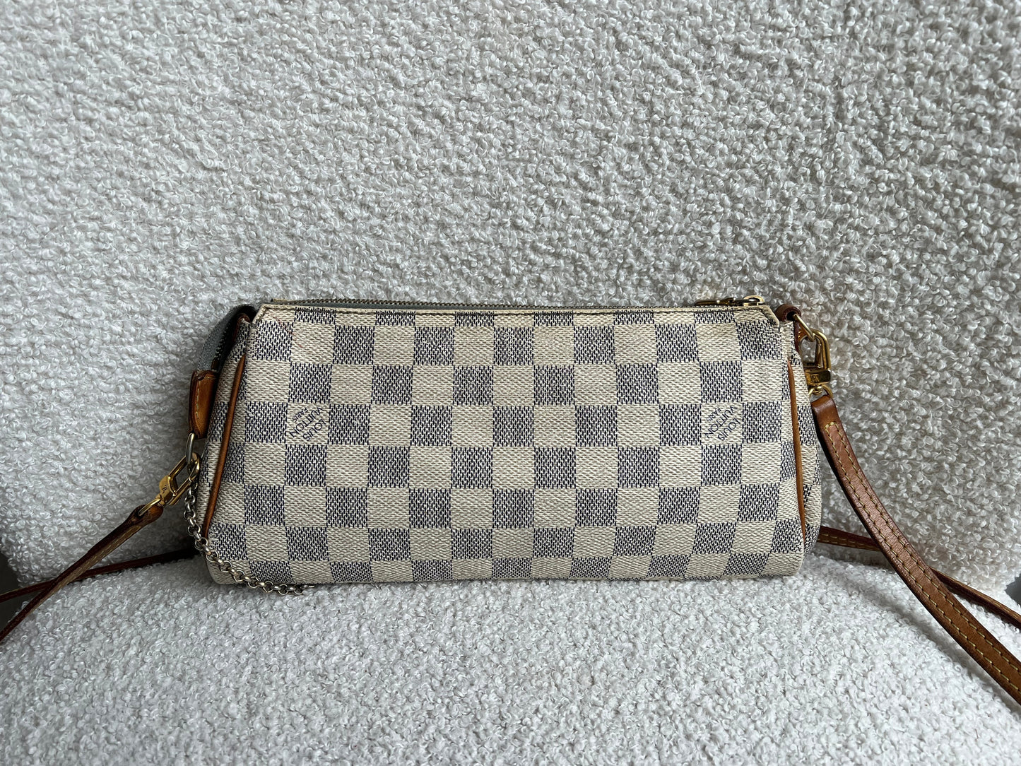 Louis Vuitton Eva Clutch Damier Azur