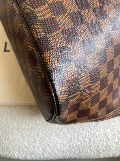 Louis Vuitton Neverfull MM Damier Ebene Cherry Interior (RRP £1,430)